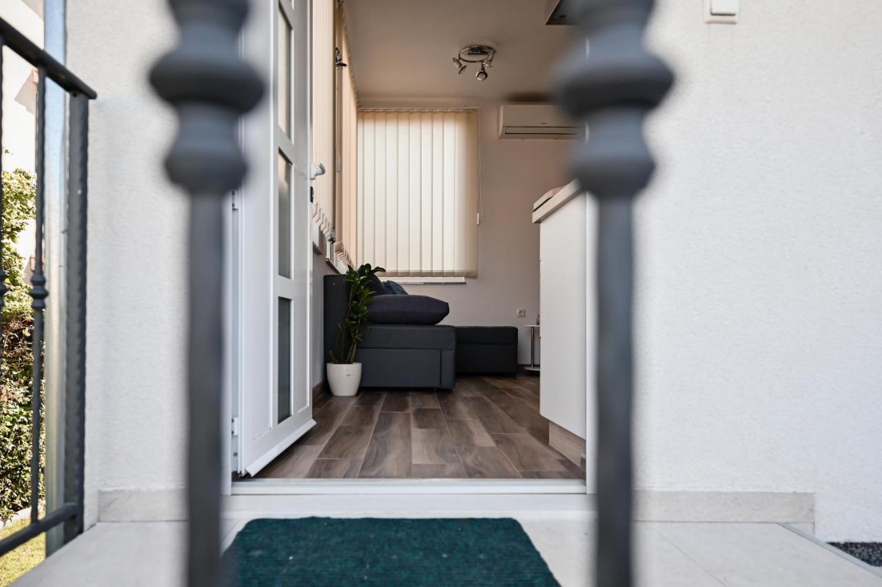 Remi Apartment ซูโกชัน ภายนอก รูปภาพ