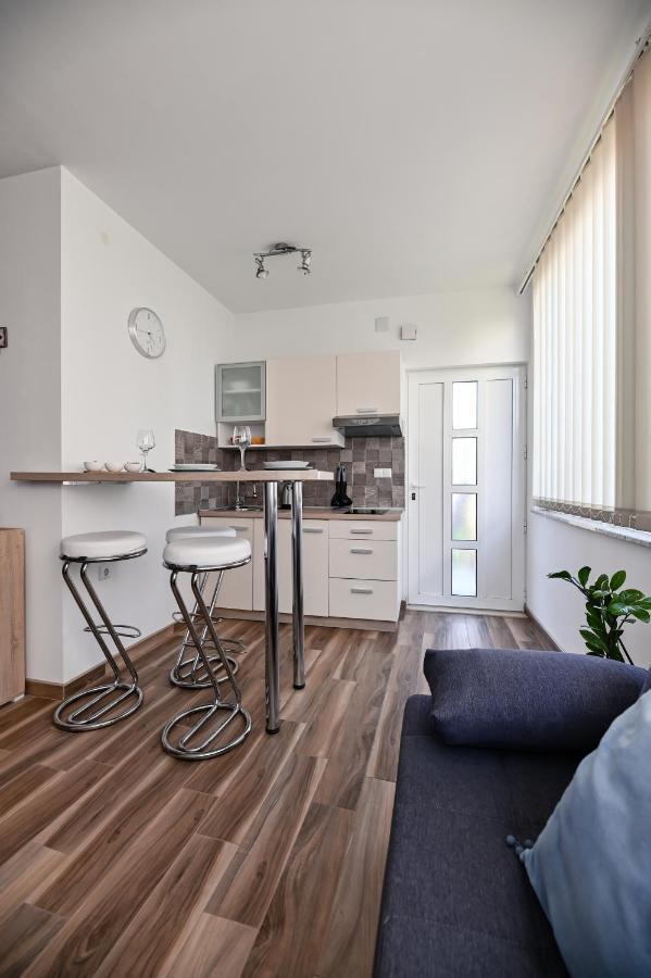 Remi Apartment ซูโกชัน ภายนอก รูปภาพ